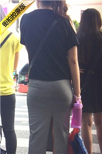 圆润翘臀包臀裙妹子[445M/MOV]