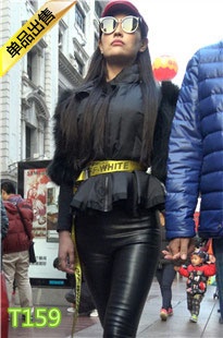 4K-街拍紧身皮裤墨镜美女T159[1.07G]