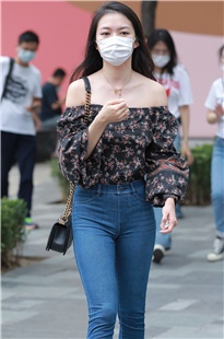 蓝色牛仔裤白嫩美女MJ2249[1.53G]