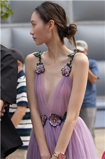 上海时装周路背长裙美女3A4834[2.9G]