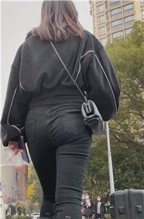 紧身黑牛仔紧宽屯美妇JS365[2.8G]