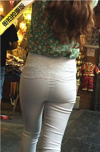 饱满翘臀高腰紧身白裤长发妹子显内痕[281M/MOV]