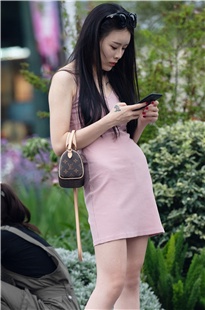 玩手机美女3A2685[1.68G]